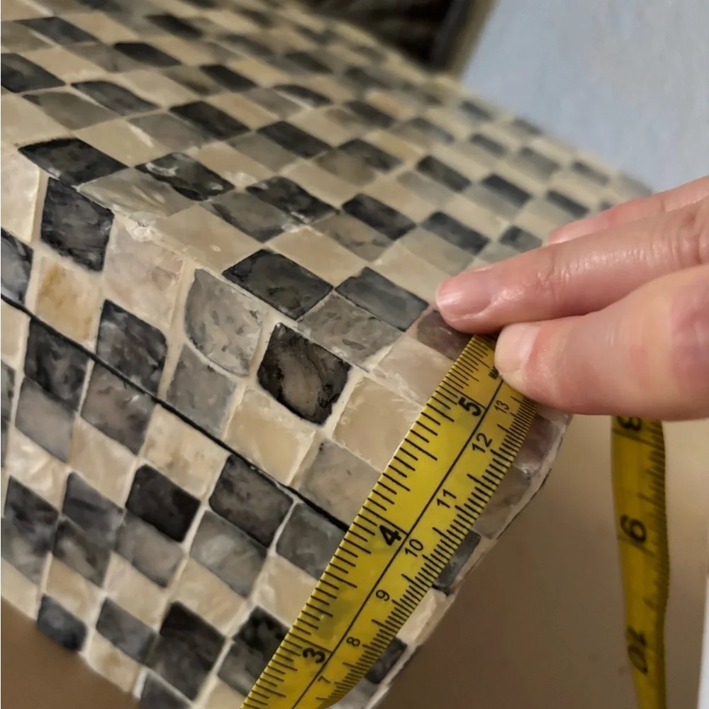 Three hands Corp. mosaic tile box
